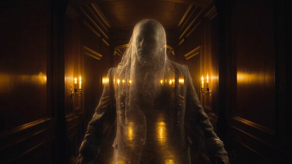 Ghostly Victorian Hallway Candlelight