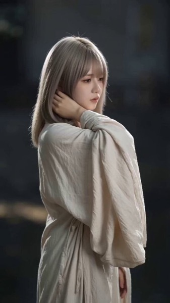 Hanfu Woman Emotional Transformation