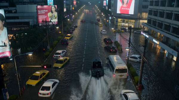 Jet Speedboat Bangkok Monsoon Chase