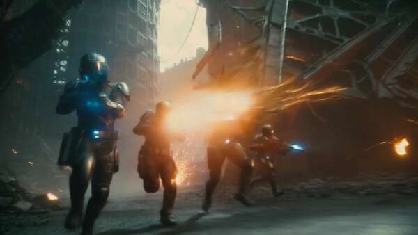 Epic Sci-Fi Marine Squad Alien Battle