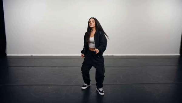 Dance Battle — Style Flicker Transformation