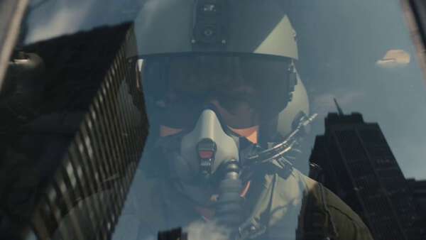 Military Helicopter Skyscraper Chase