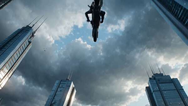 Flooded Megacity Survival by Motorbike