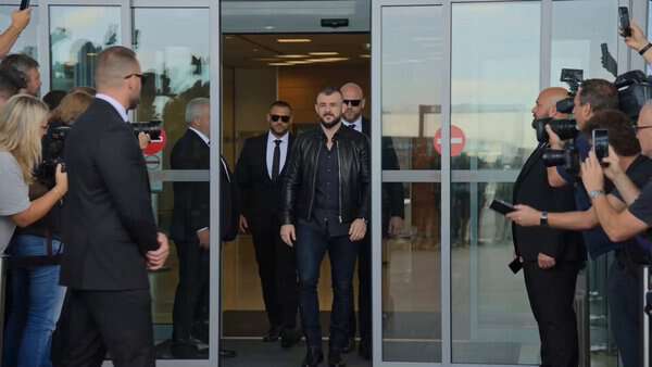 Celebrity Airport Arrival