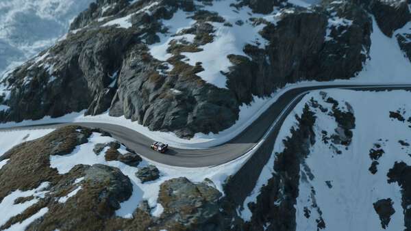 Rally Car vs Avalanche