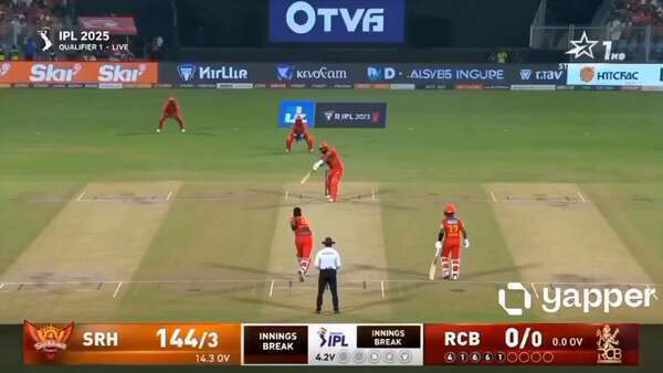 PSL Cricket Crowd Ball Catch