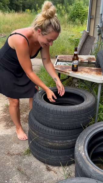 Woman Reunites Pet Centipede Documentary