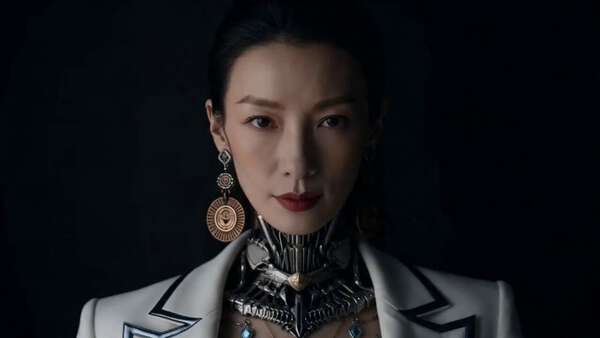 Ling Shuang Gothic Queen Entrance Sequence